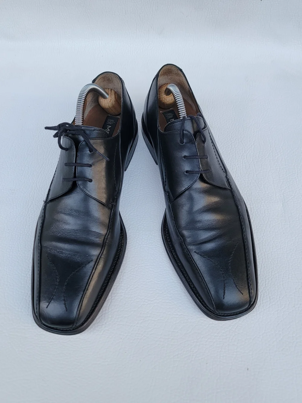 Mezlan Men’s Black Leather  Oxford Dress Shoes Sz 10.5 M The shoes show signs of